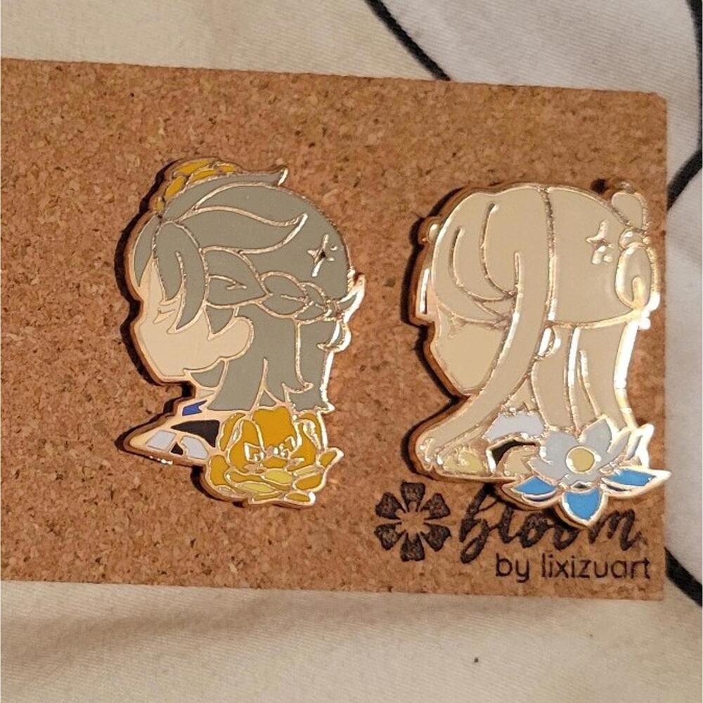 Genshin Impact 2 pin set with adhesive cork holder